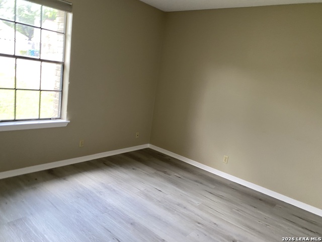 Image 17 of 25 For 5842 Spring Vly