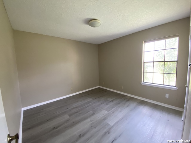 Image 21 of 25 For 5842 Spring Vly