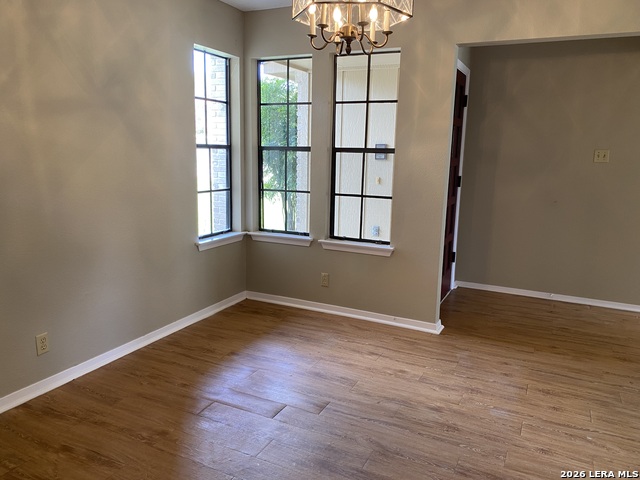 Image 7 of 25 For 5842 Spring Vly