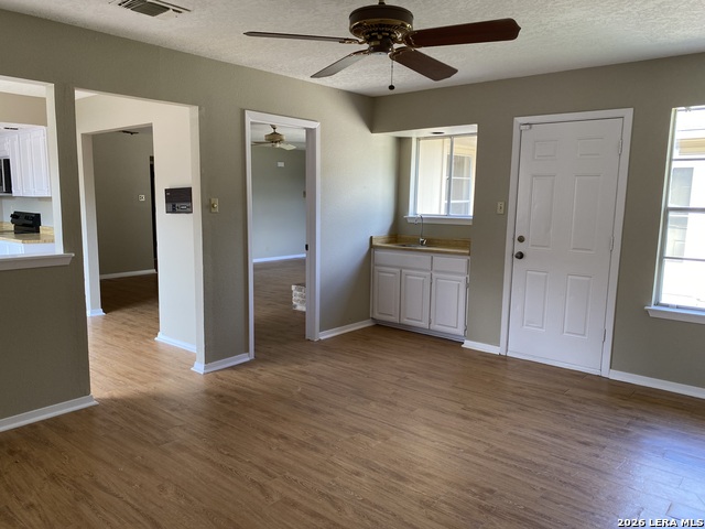 Image 8 of 25 For 5842 Spring Vly