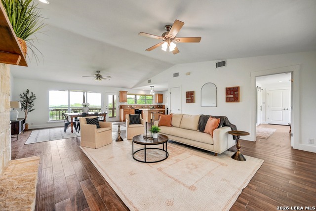 Image 11 of 50 For 1267 River Bend Dr