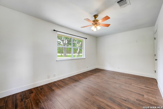 Image 25 of 50 For 1267 River Bend Dr