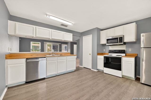 Image 11 of 24 For 5827 Sun Bay