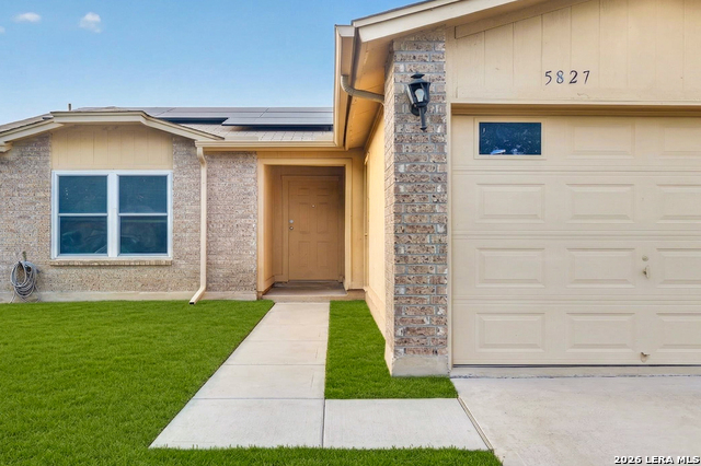 Image 4 of 24 For 5827 Sun Bay