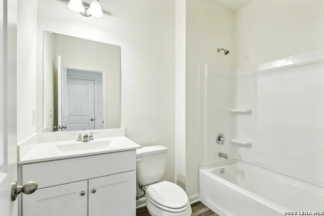 Image 2 of 8 For 4726 Flying Hooves