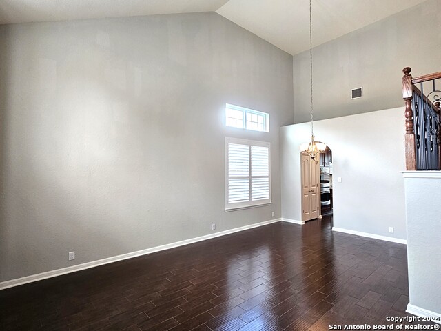 Image 12 of 39 For 649 Cavan  