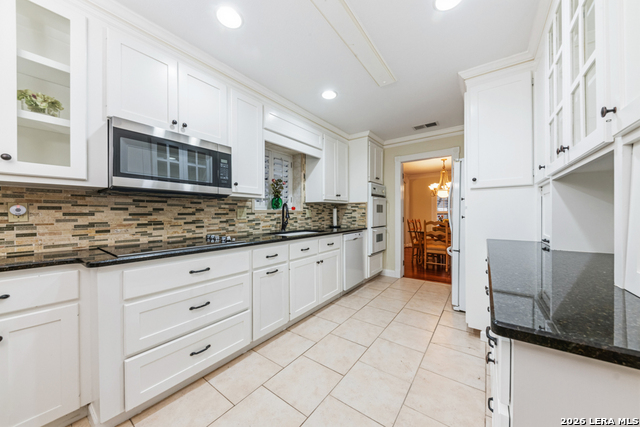 Image 11 of 38 For 5010 Crestwood Dr