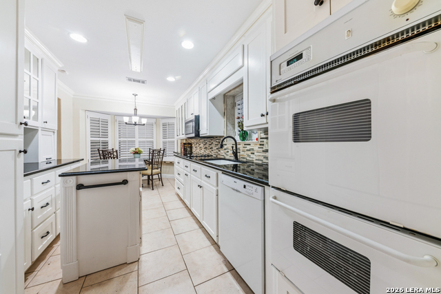 Image 12 of 38 For 5010 Crestwood Dr