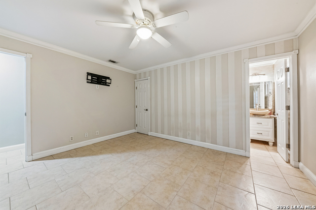 Image 17 of 38 For 5010 Crestwood Dr