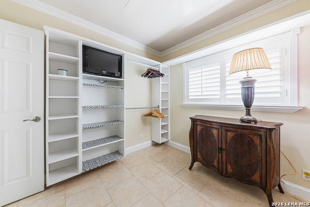 Image 22 of 38 For 5010 Crestwood Dr