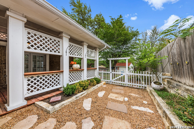 Image 28 of 38 For 5010 Crestwood Dr