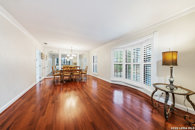 Image 7 of 38 For 5010 Crestwood Dr