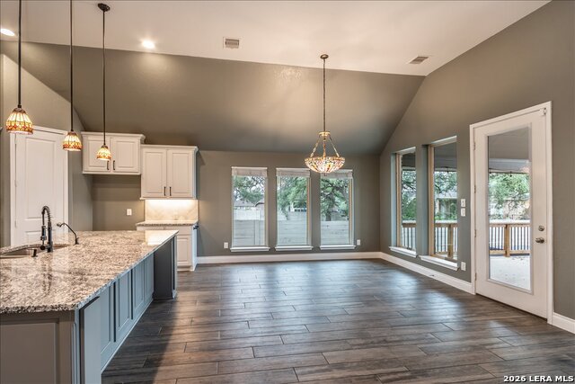 Image 12 of 33 For 560 Chinkapin Trl