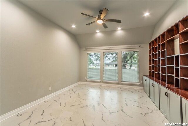 Image 8 of 33 For 560 Chinkapin Trl