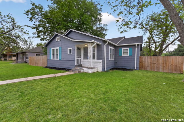 Details for 703 Krezdorn St E, Seguin, TX 78155