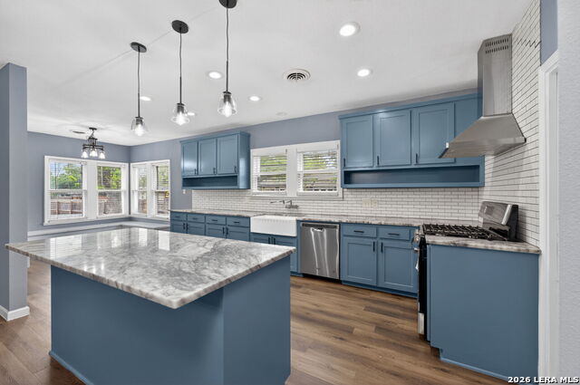 Image 11 of 46 For 703 Krezdorn St E