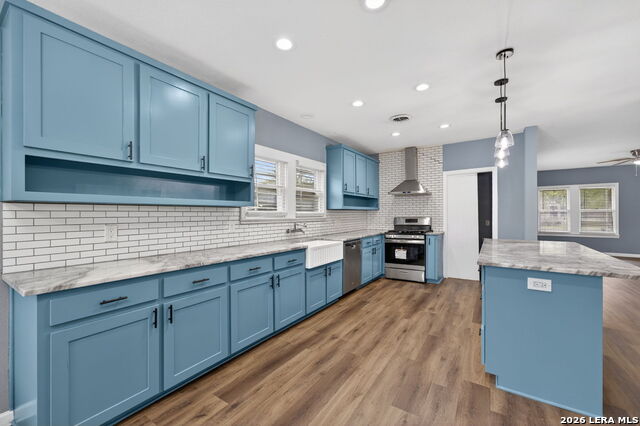 Image 13 of 46 For 703 Krezdorn St E