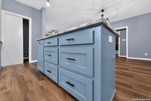 Image 15 of 46 For 703 Krezdorn St E