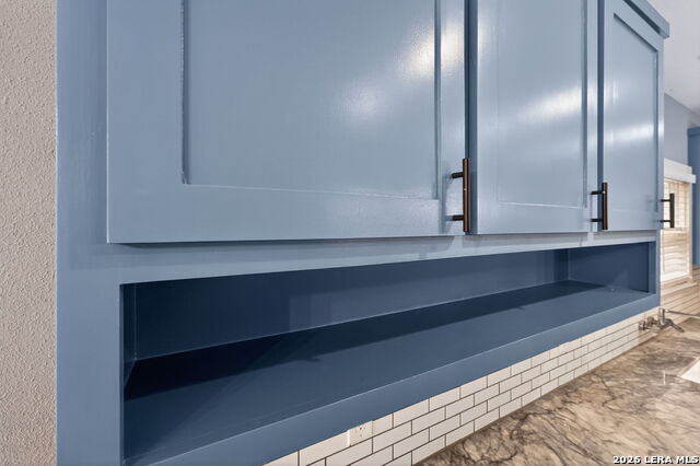 Image 16 of 46 For 703 Krezdorn St E