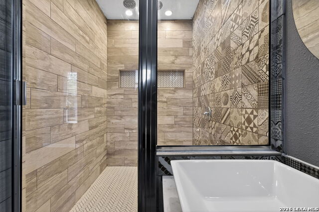 Image 27 of 46 For 703 Krezdorn St E