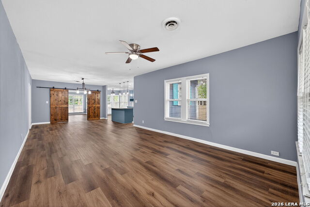 Image 3 of 46 For 703 Krezdorn St E