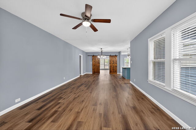 Image 4 of 46 For 703 Krezdorn St E