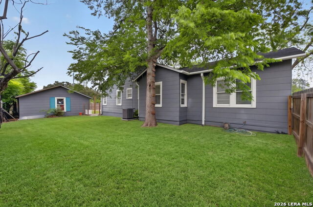 Image 42 of 46 For 703 Krezdorn St E