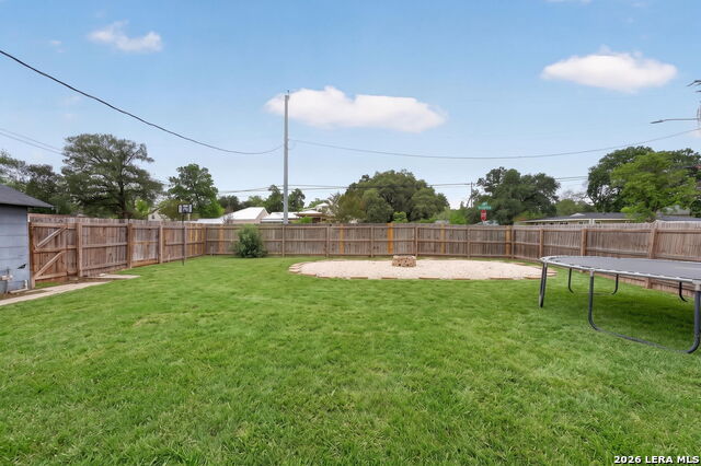 Image 44 of 46 For 703 Krezdorn St E