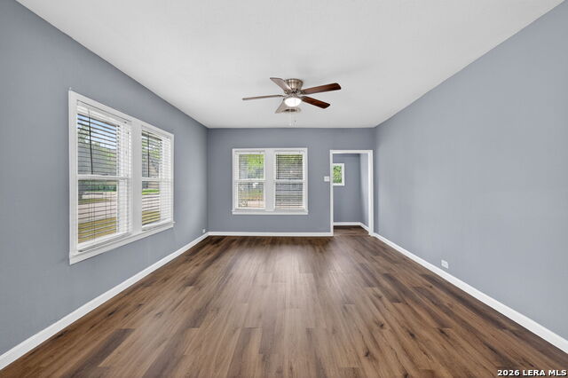 Image 5 of 46 For 703 Krezdorn St E