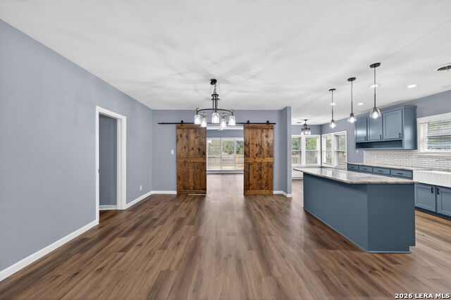 Image 6 of 46 For 703 Krezdorn St E