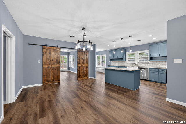 Image 7 of 46 For 703 Krezdorn St E