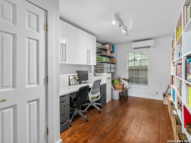 Image 21 of 29 For 213 Sadie Street