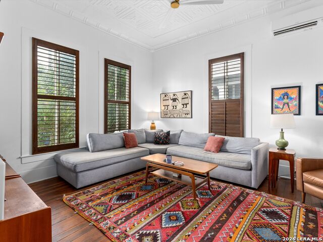 Image 8 of 29 For 213 Sadie Street