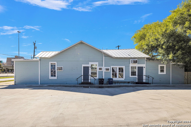 Image 5 of 13 For 121 Howard  3