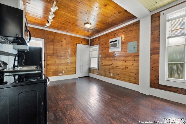 Image 8 of 13 For 121 Howard  3