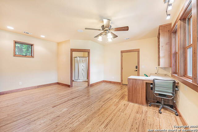 Listing photo id 25 for 2041 Fm 1340