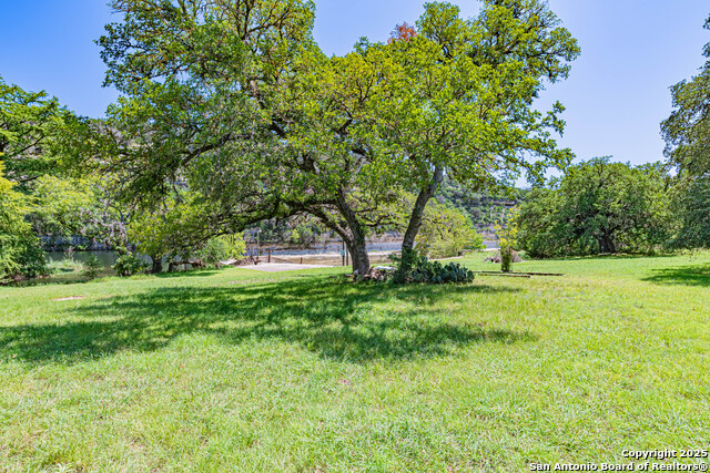 Listing photo id 32 for 2041 Fm 1340
