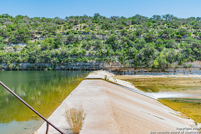 Listing photo id 36 for 2041 Fm 1340