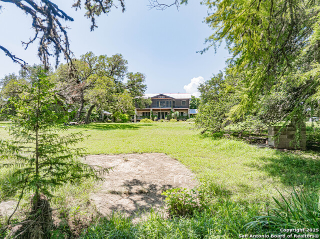 Listing photo id 42 for 2041 Fm 1340