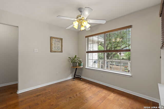 Listing photo id 11 for 115 River Mdw