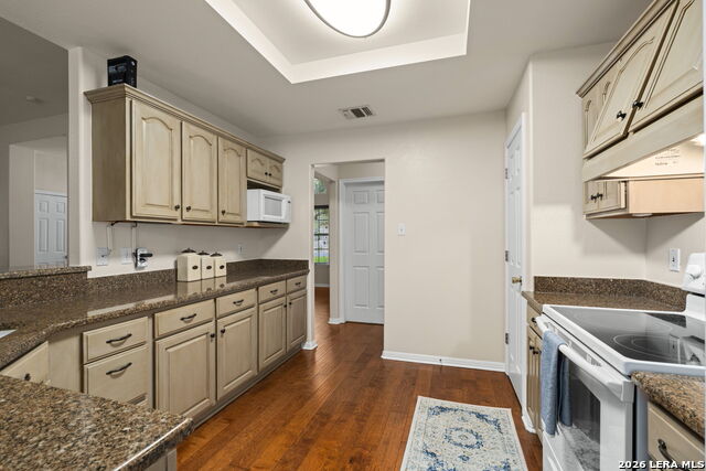 Listing photo id 14 for 115 River Mdw