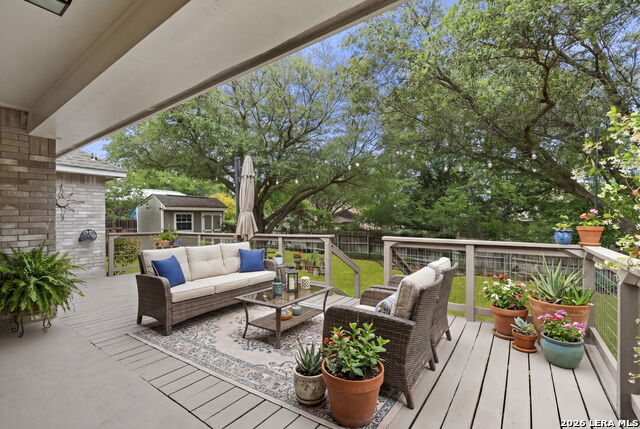 Listing photo id 29 for 115 River Mdw