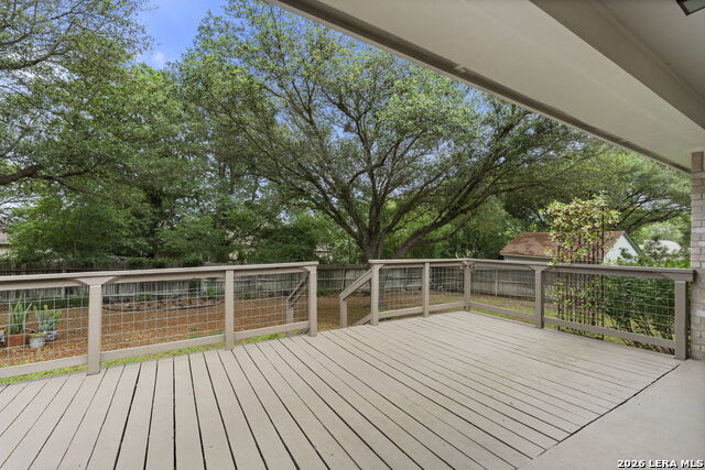 Listing photo id 30 for 115 River Mdw