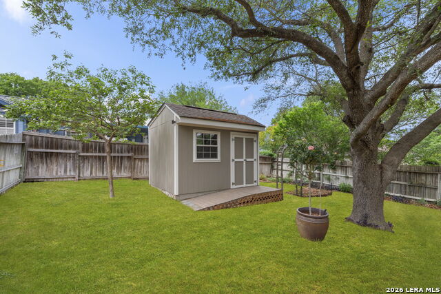 Listing photo id 32 for 115 River Mdw