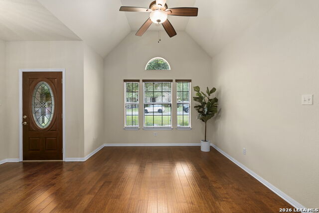 Listing photo id 4 for 115 River Mdw