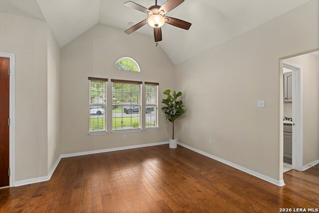 Listing photo id 5 for 115 River Mdw