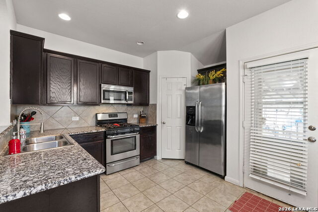 Listing photo id 10 for 2610 Lonesome Creek Trl