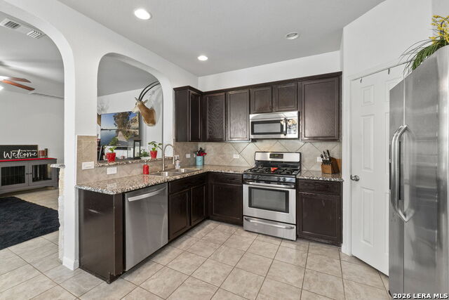 Listing photo id 11 for 2610 Lonesome Creek Trl