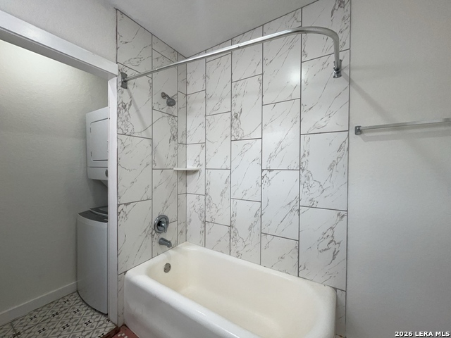 Image 16 of 27 For 1020 French Place W 4