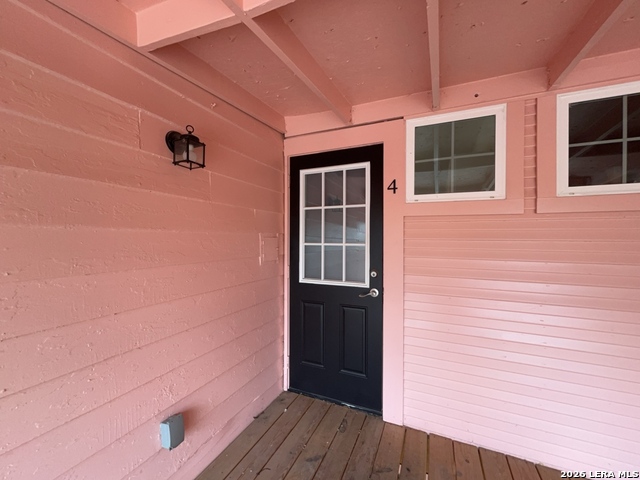 Image 21 of 27 For 1020 French Place W 4